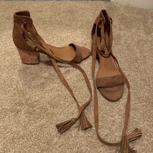 Tie-up sandals